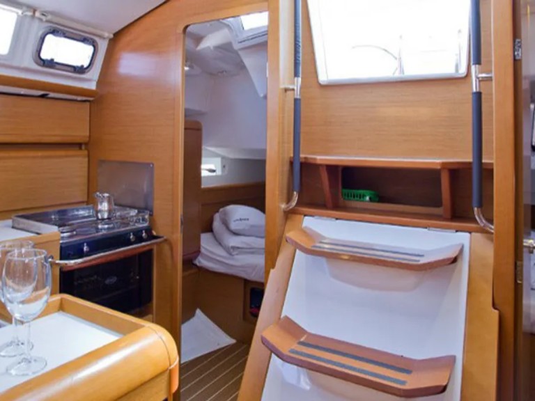 Sailboat hire in Lefkáda - Jeanneau Sun Odyssey 409