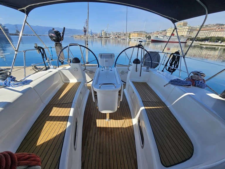 Hire Sailboat Bavaria with a boat licence