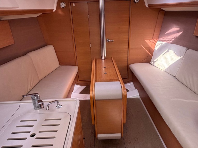 Yacht hire Palermo cheap Dufour 310