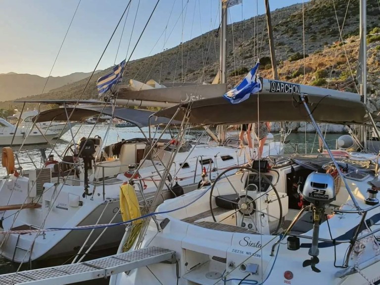 Hire Sailboat Bavaria with a boat licence