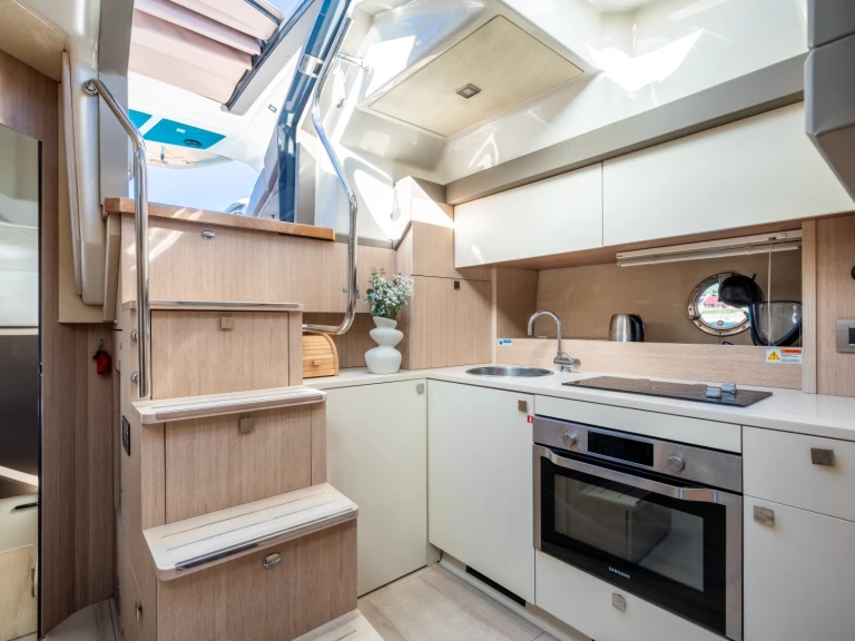 Hire a Cranchi Cranchi M44 HT Kaštel Gomilica