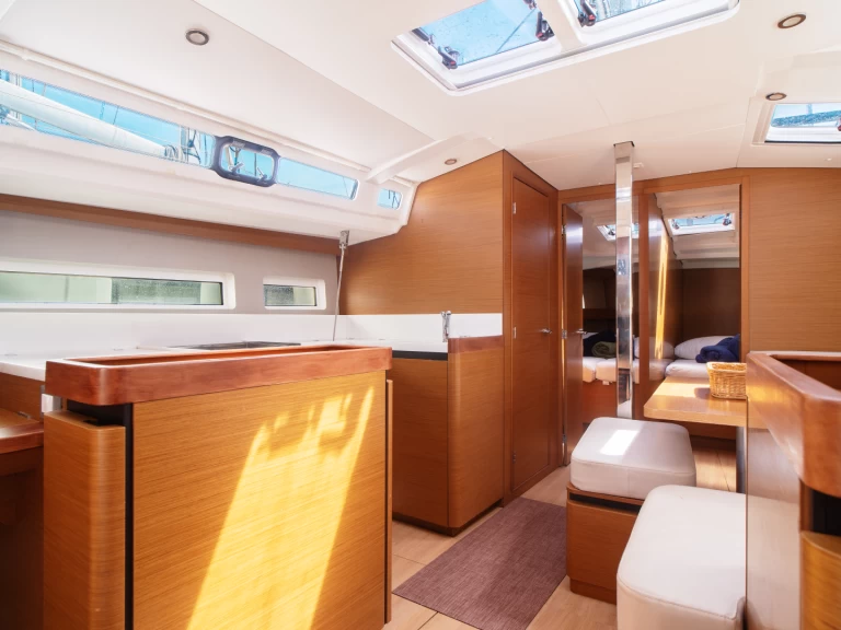 Sailboat to hire Olbia at the best price