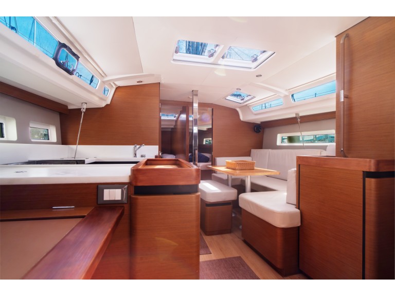 Hire Sailboat with or without skipper Jeanneau Olbia