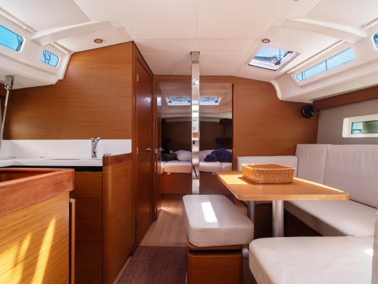 Yacht hire Olbia cheap Sun Odyssey 440