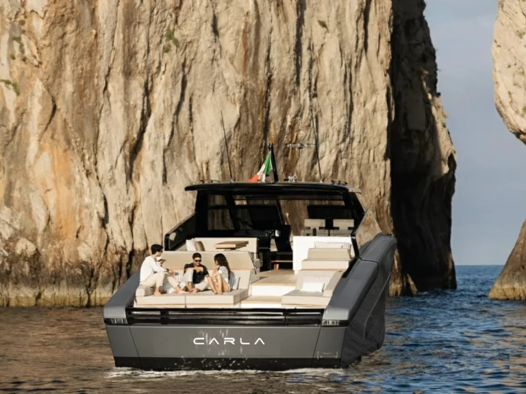 Hire Luxury Yacht with or without skipper Fiart Salerno