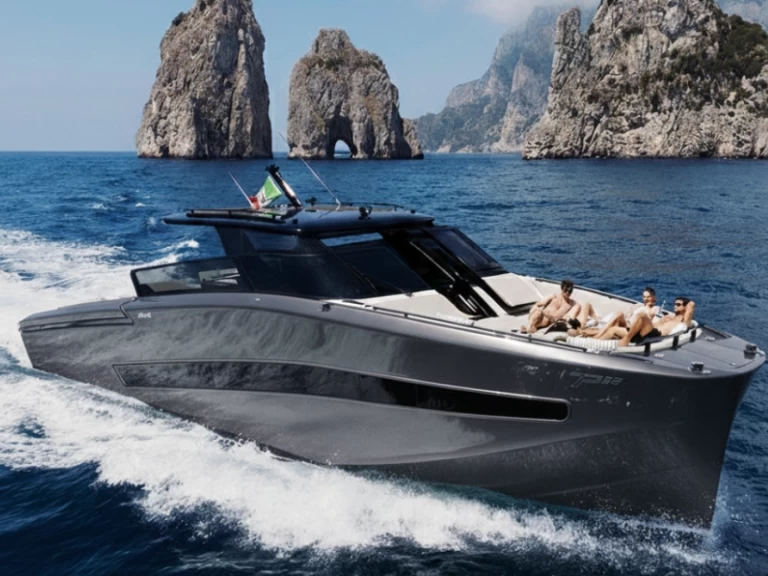 Hire Luxury Yacht Fiart with a boat licence