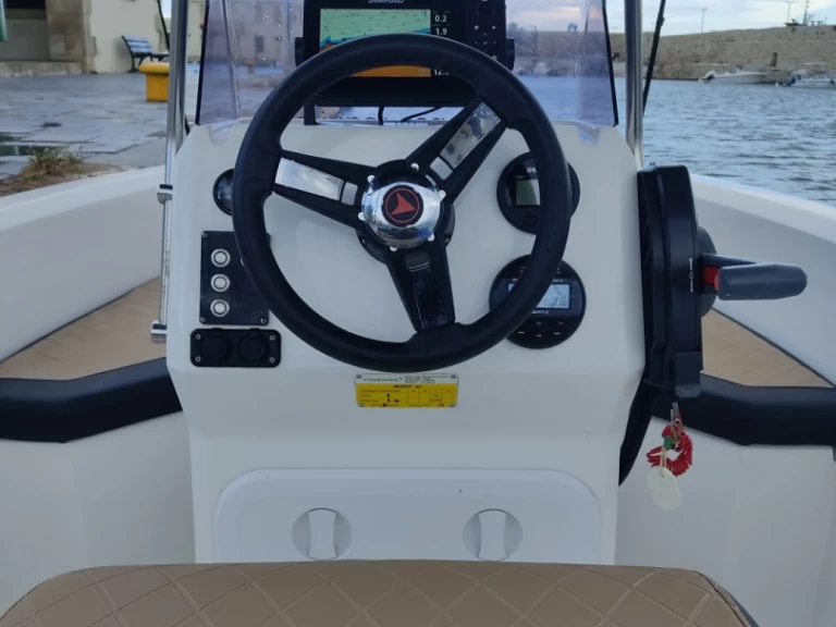 Yacht charter Rethymno - Compass 160e on SamBoat