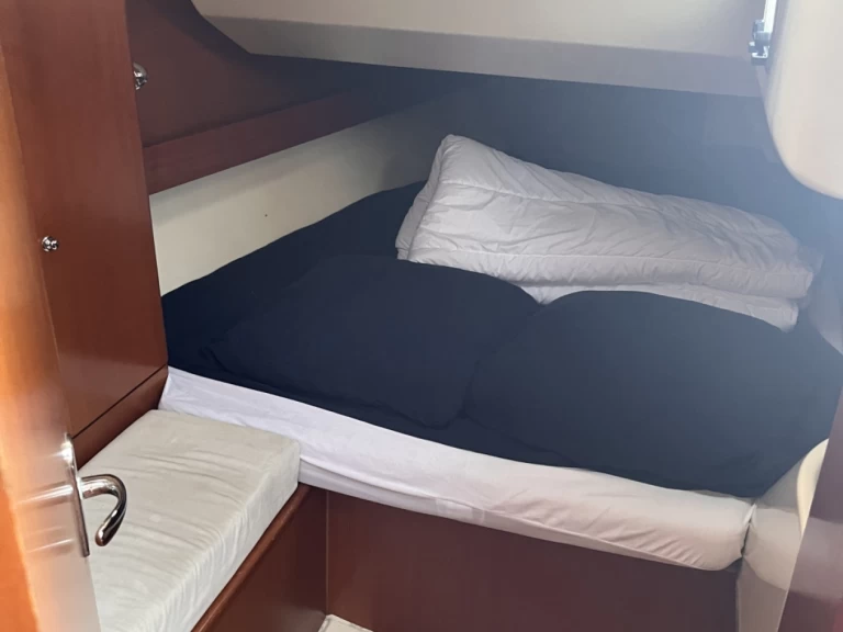 Charter a Dufour Dufour 44 Performance in Le Cap d'Agde on Samboat