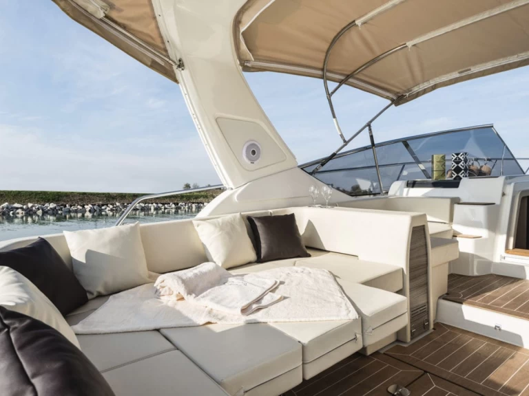 Hire Motorboat with or without skipper Cranchi Sorrento