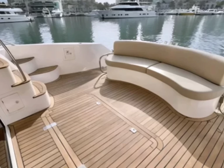 Yacht charter Dubai Marina - Majesty Yachts 50 on SamBoat