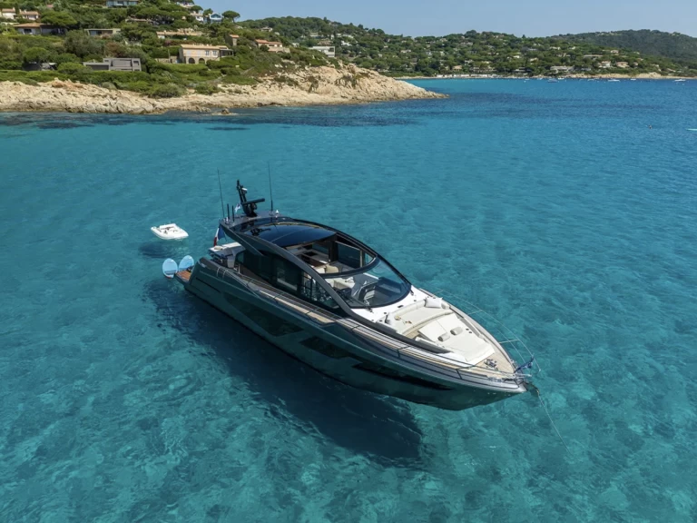 Luxury Yacht hire in Saint-Tropez - Sunseeker Predator 64