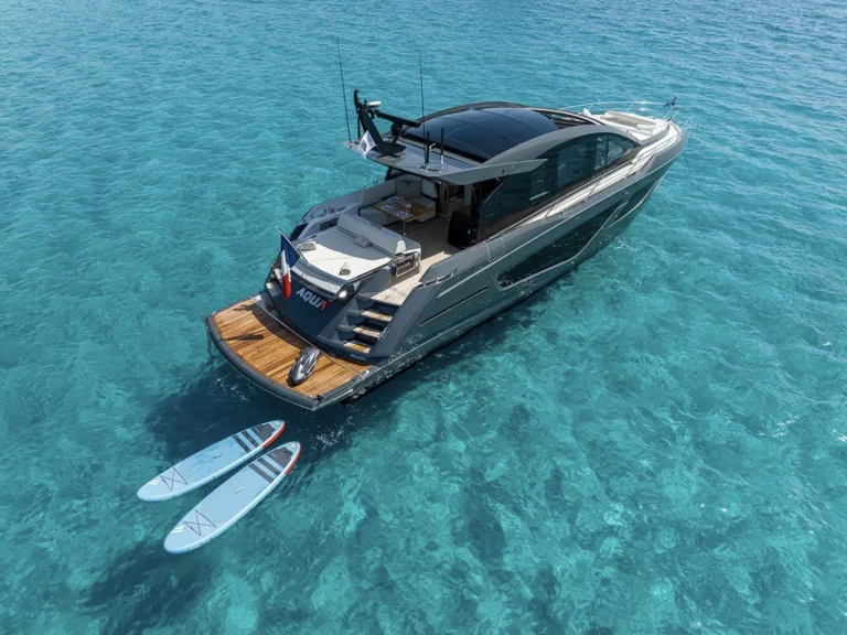 Hire Luxury Yacht Sunseeker with a boat licence