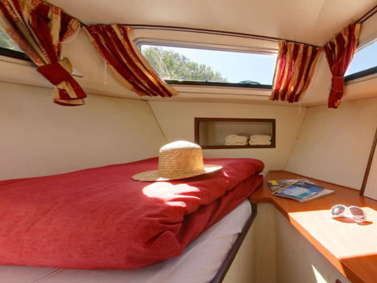 Le Boat Continentale charter bareboat or skippered in  Tannay