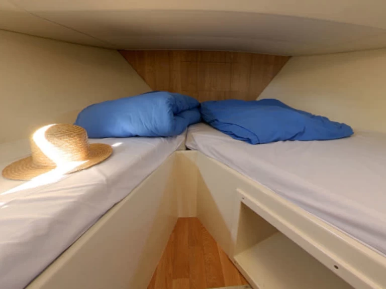 Charter a Le Boat Elegance in Jabel on Samboat