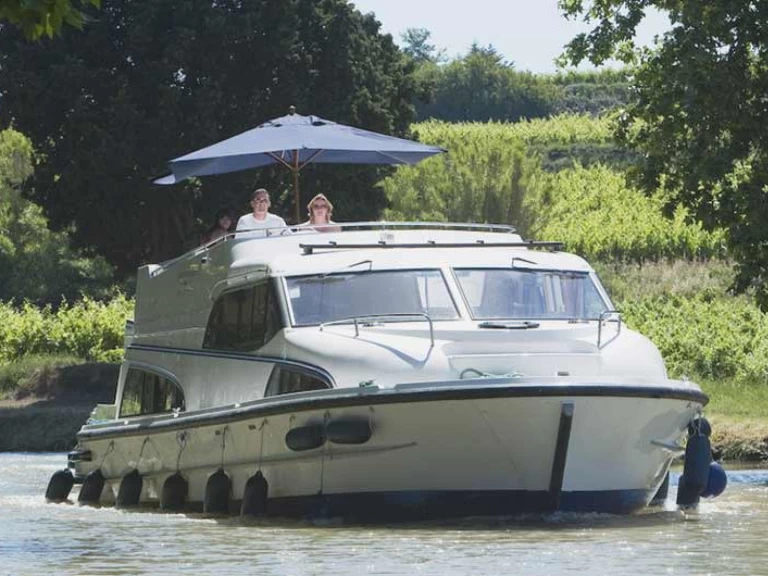 Hire Motorboat with or without skipper Le Boat Benson