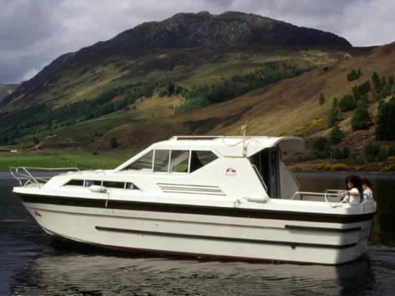 Yacht hire Spean Bridge cheap Cygnet WHS