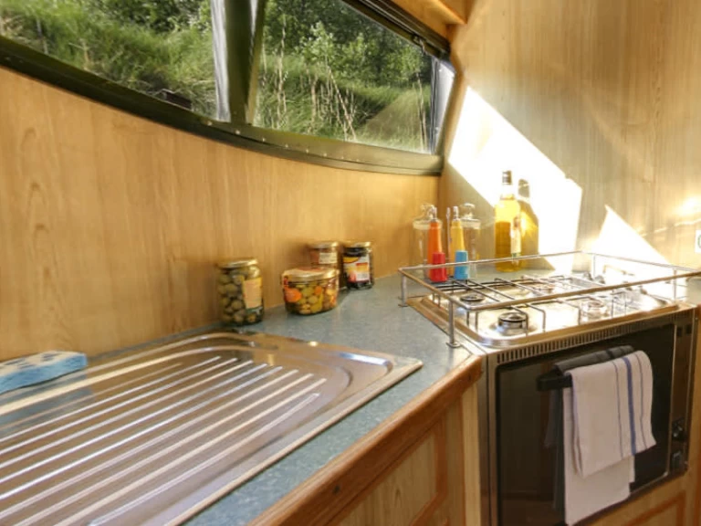 Hire a Le Boat Caprice Castelnaudary