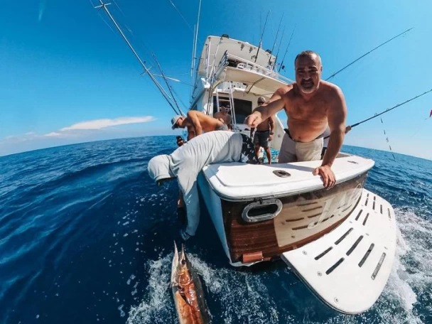 Yacht hire Marina Papagayo cheap Viking 50