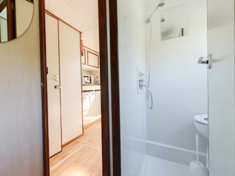 Yacht hire Chertsey cheap Continentale