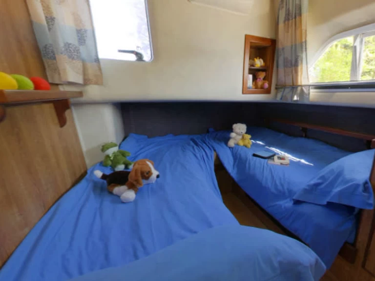 Charter a Le Boat Royal Classique in Branges on Samboat