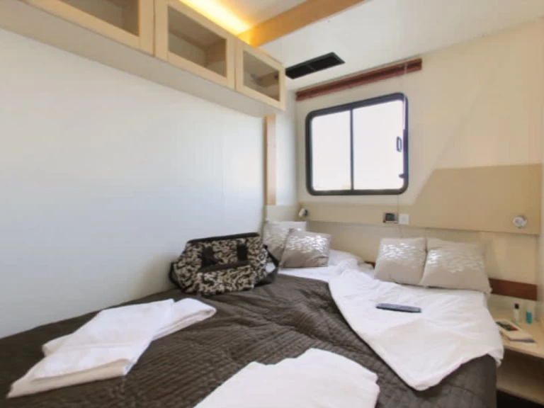 Charter a Le Boat Vision 4 in Castelnaudary on Samboat