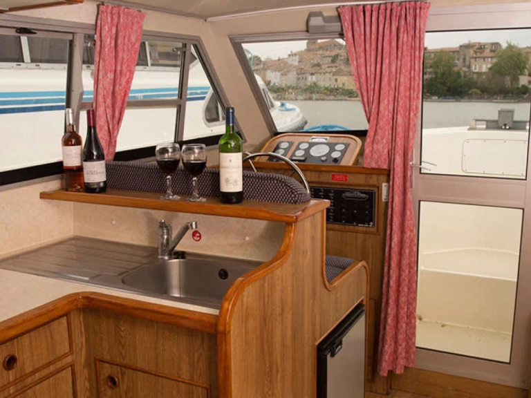 Hire a  Cirrus B Hindeloopen