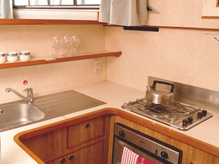 Motorboat to hire Saint-Gilles-Croix-de-Vie at the best price