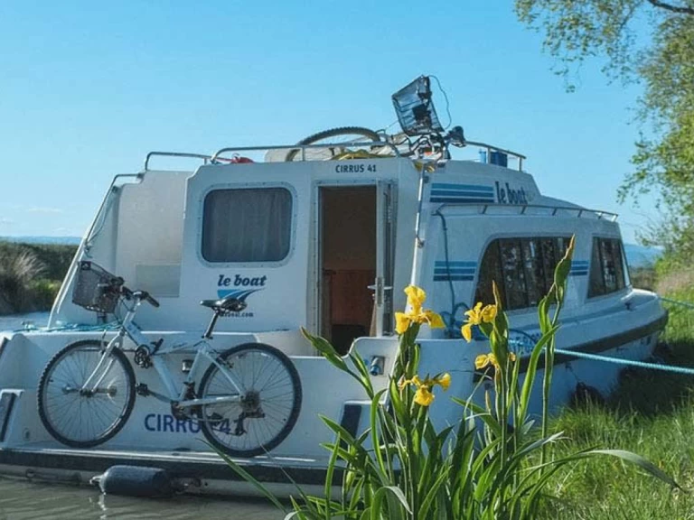 Motorboat to hire Saint-Jean-de-Losne at the best price