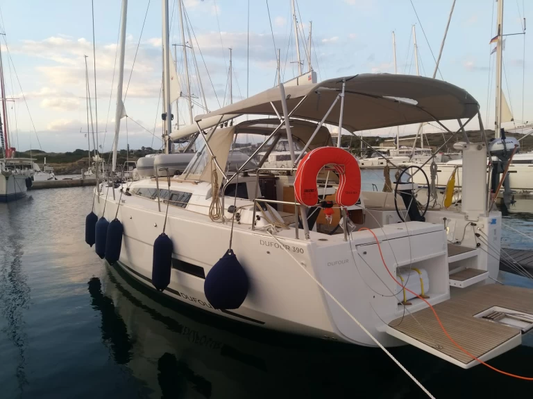 Hire Sailboat Dufour with a boat licence