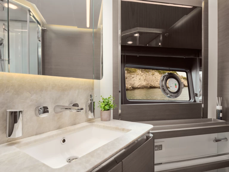 Luxury Yacht hire in Seget Donji - Azimut Azimut S8