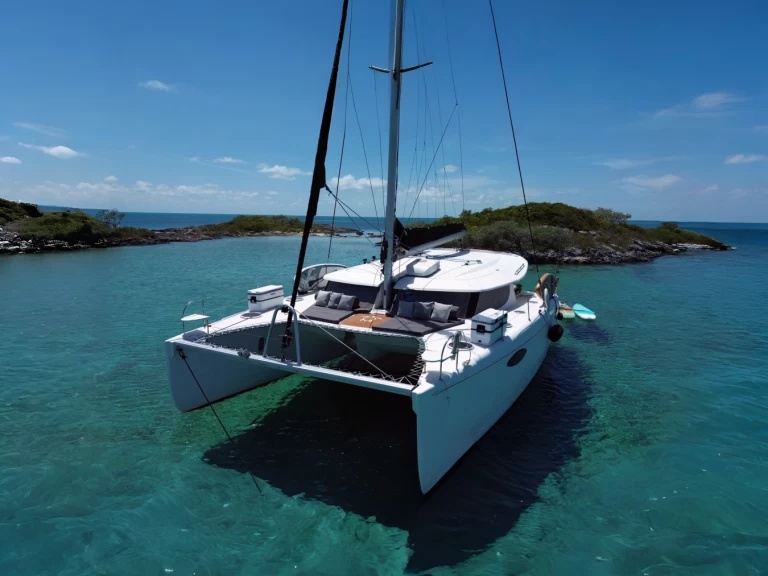 Charter a Fountaine Pajot Orana 44 in Nassau on Samboat