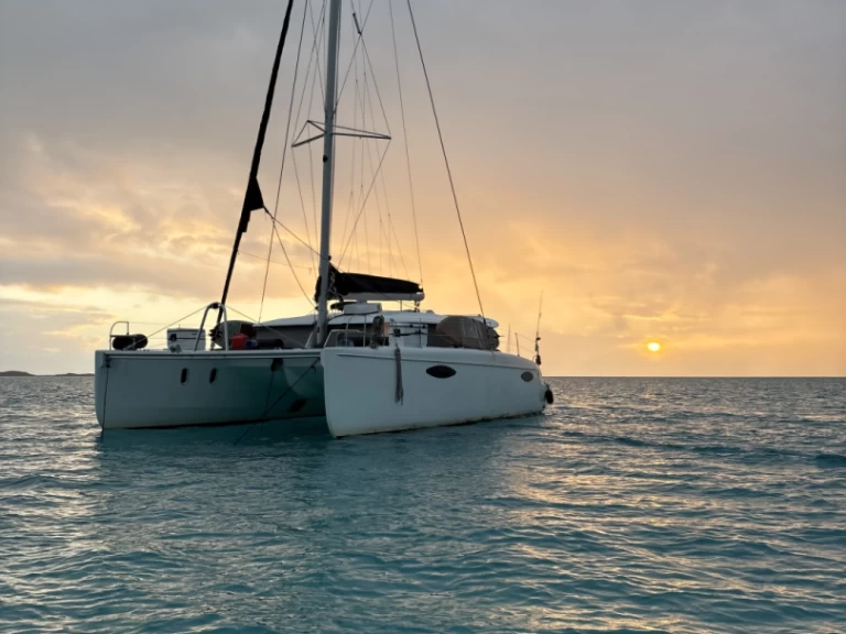 Charter a Fountaine Pajot Orana 44 in Nassau on Samboat