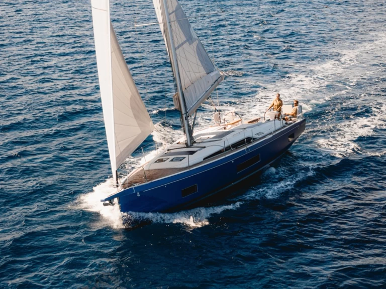 Hire Sailboat Bénéteau with a boat licence