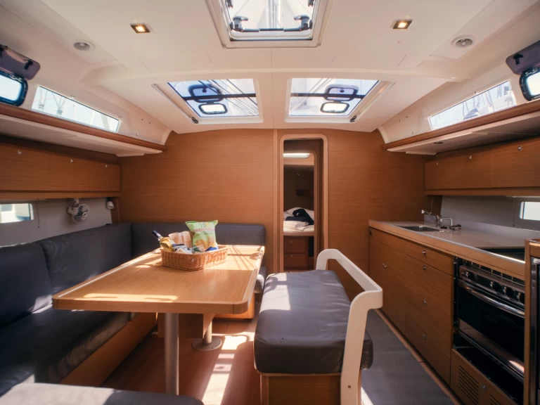 Sailboat to hire Olbia at the best price