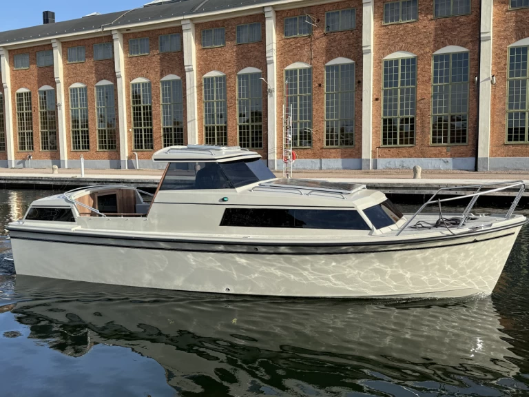 Motorboat hire in Motala - Naviga Nordica Safir 26 Electric