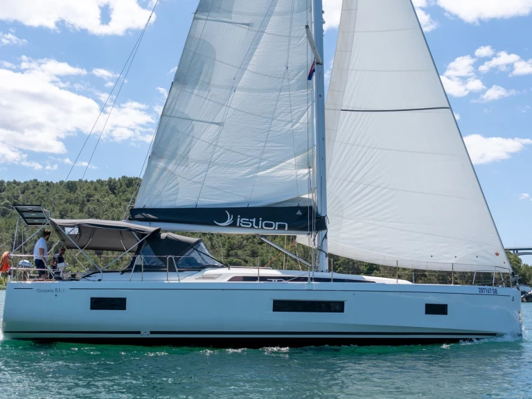 Sailboat to hire Skradin at the best price