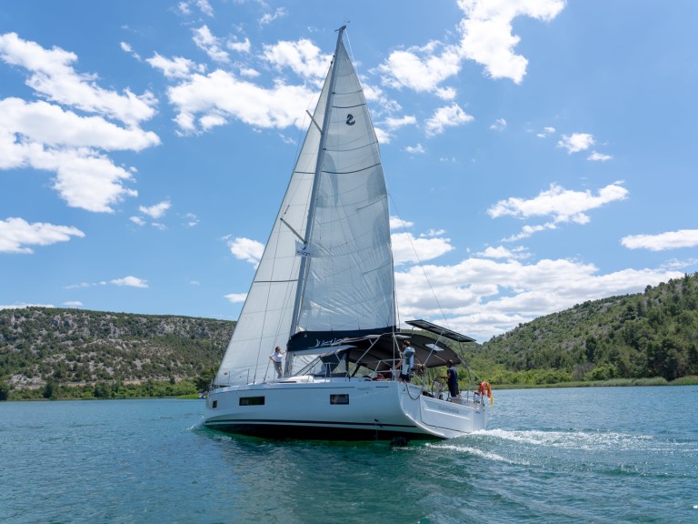 Sailboat to hire Skradin at the best price