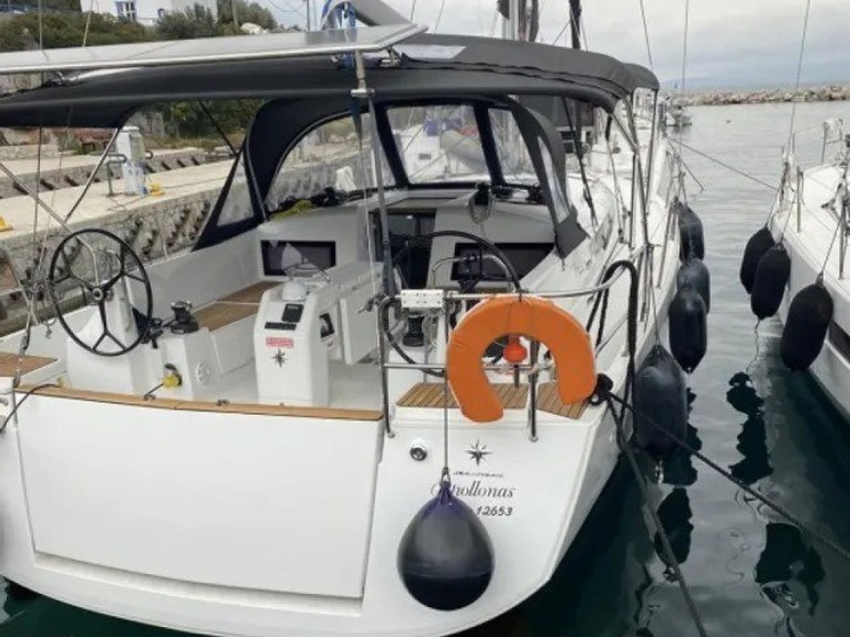 Yacht hire Gouvia cheap Sun Odyssey 440