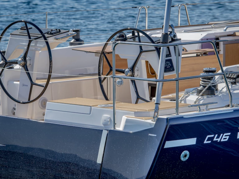 Hire Sailboat Bavaria with a boat licence