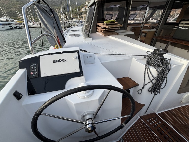 Hire Catamaran Nautitech with a boat licence