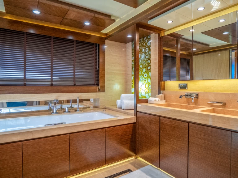 Charter a  Motoryacht in Split on Samboat