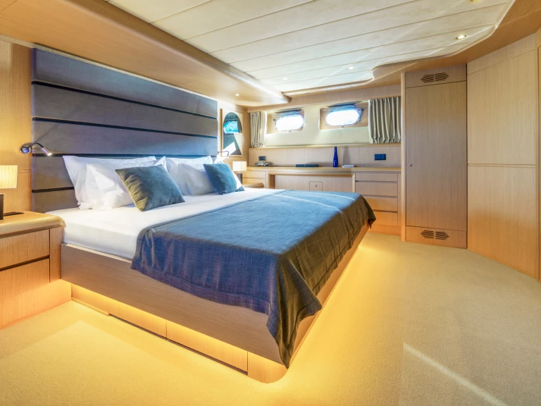 Hire Luxury Yacht with or without skipper  Split