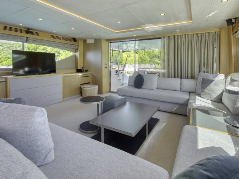 Yacht charter Trogir - Princess Princess 85 on SamBoat