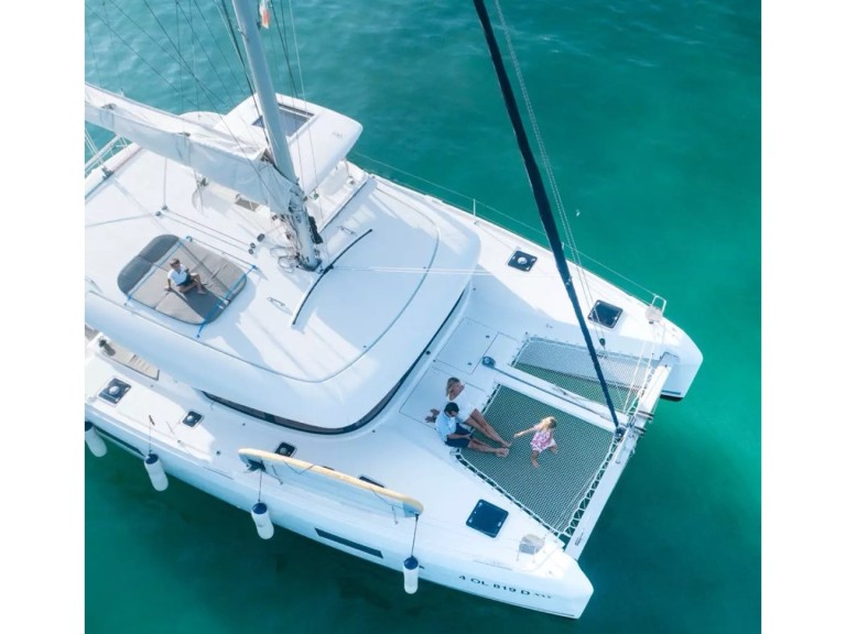 Charter a Lagoon Lagoon 42 in Cugnana Verde on Samboat