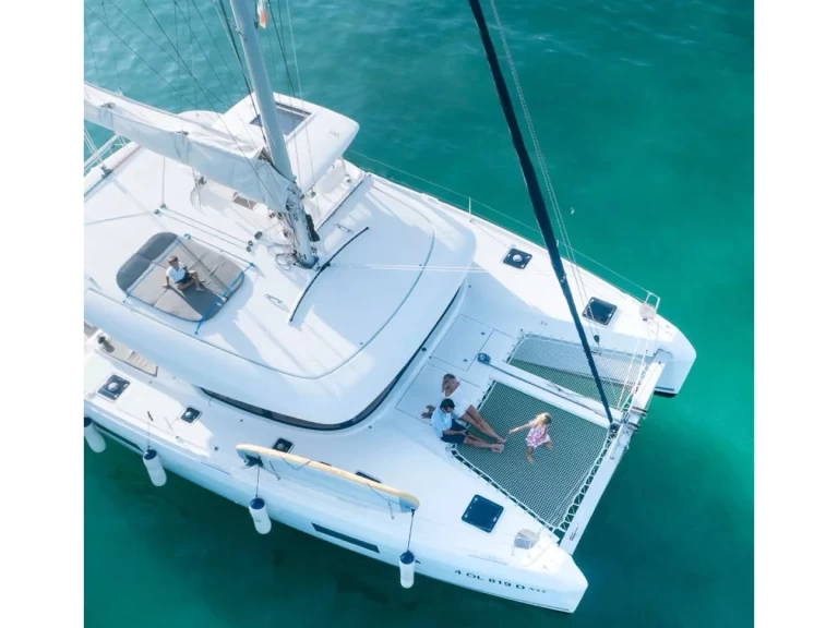 Charter a Lagoon Lagoon 42 in Cugnana Verde on Samboat