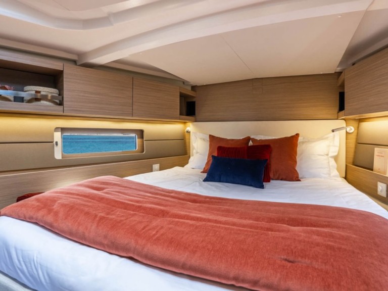 Yacht charter Cugnana Verde - Bénéteau Oceanis 47 on SamBoat