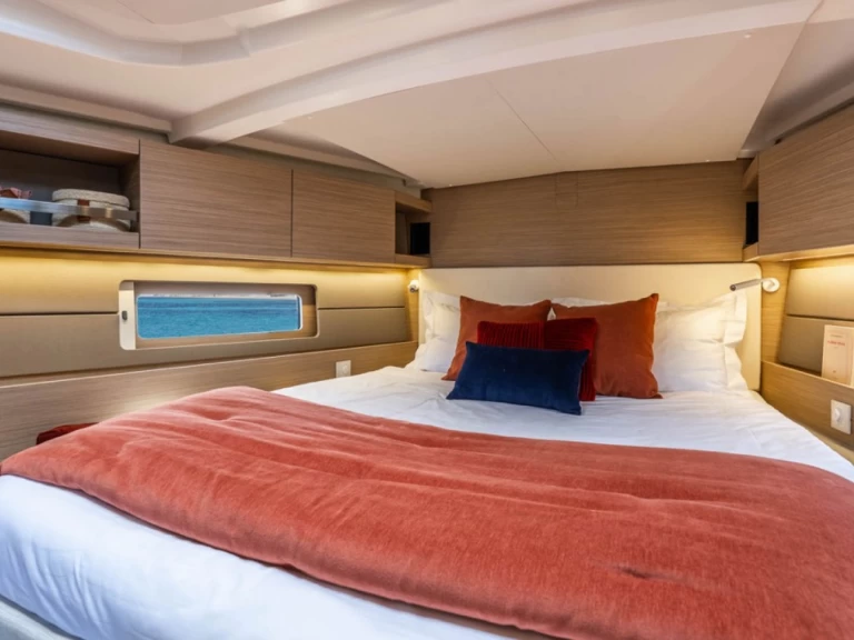 Yacht charter Cugnana Verde - Bénéteau Oceanis 47 on SamBoat
