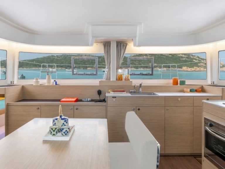 Hire a Lagoon Lagoon 38 - 4cab Cugnana Verde