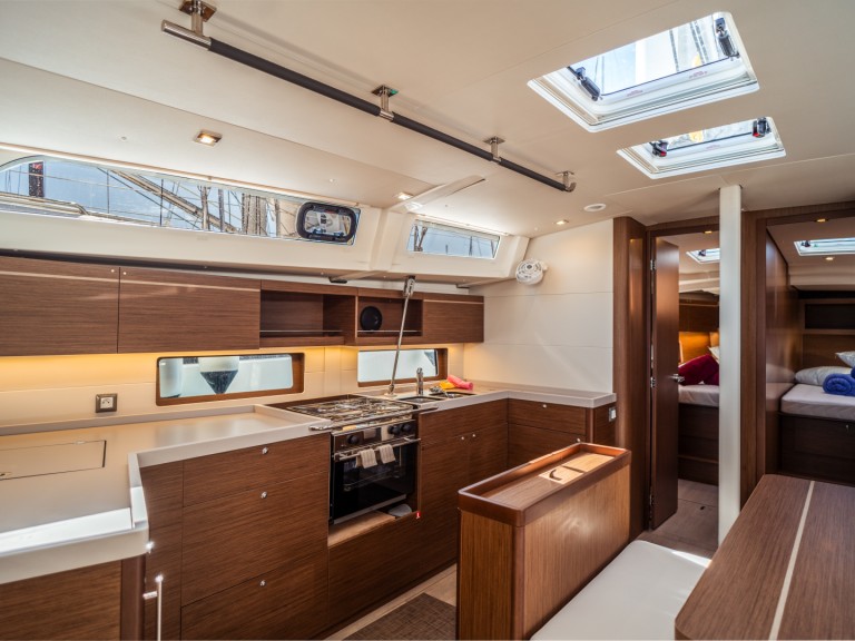 Hire Sailboat Bénéteau with a boat licence