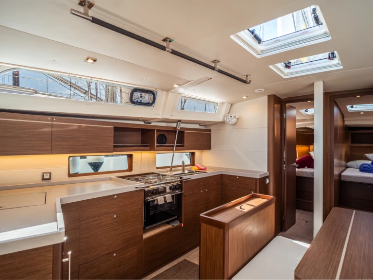 Hire Sailboat Bénéteau with a boat licence